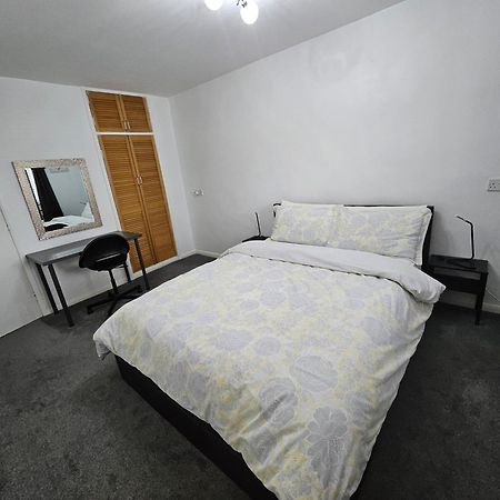 Entire Rental, Easy Reach To Etihad Stadium Mánchester Exterior foto