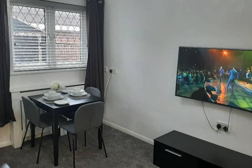 Entire Rental, Easy Reach To Etihad Stadium Mánchester Exterior foto